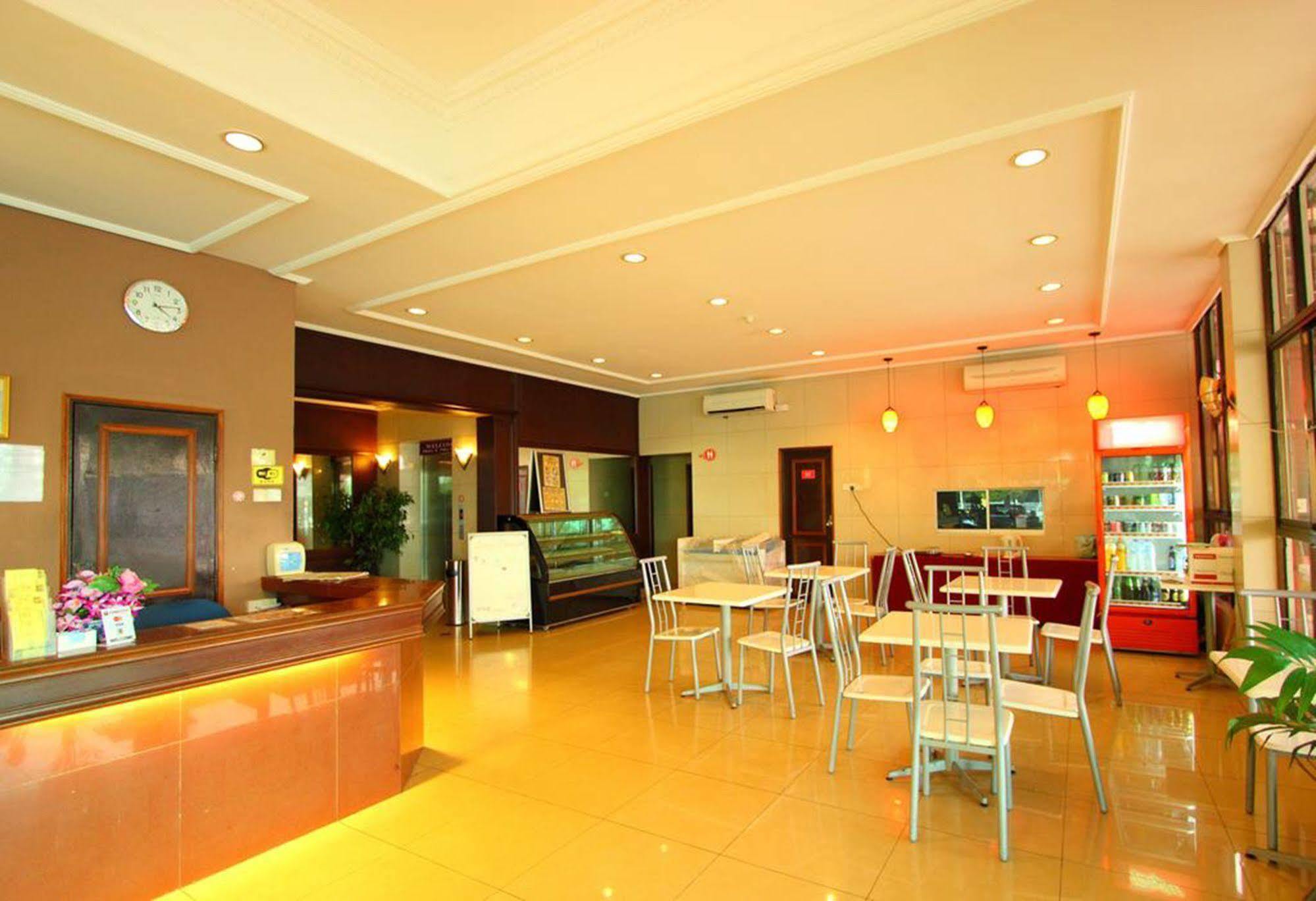 Grandpa Hotel Porto Dickson Exterior foto