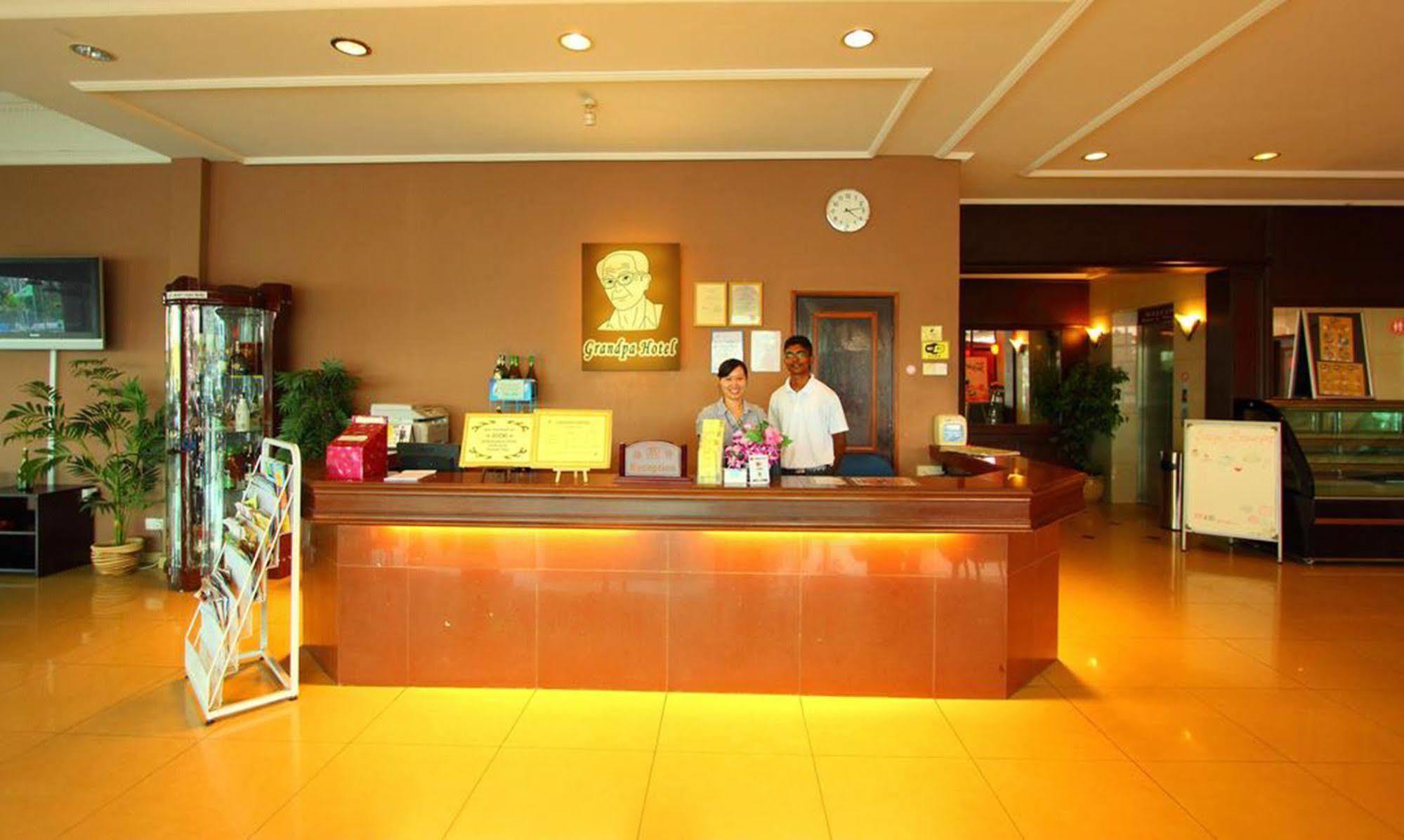 Grandpa Hotel Porto Dickson Exterior foto
